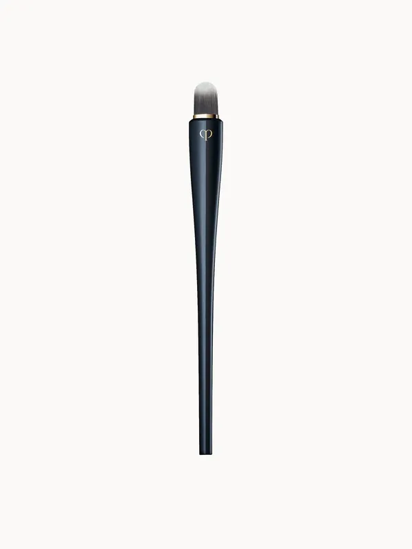 Clé de Peau Beauté Concealer Brush - MAC