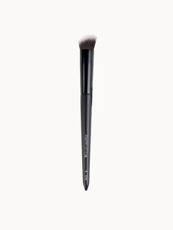 brushworks No. 8 Precise Angled Concealer Buffing Brush - NYX Professional Makeup