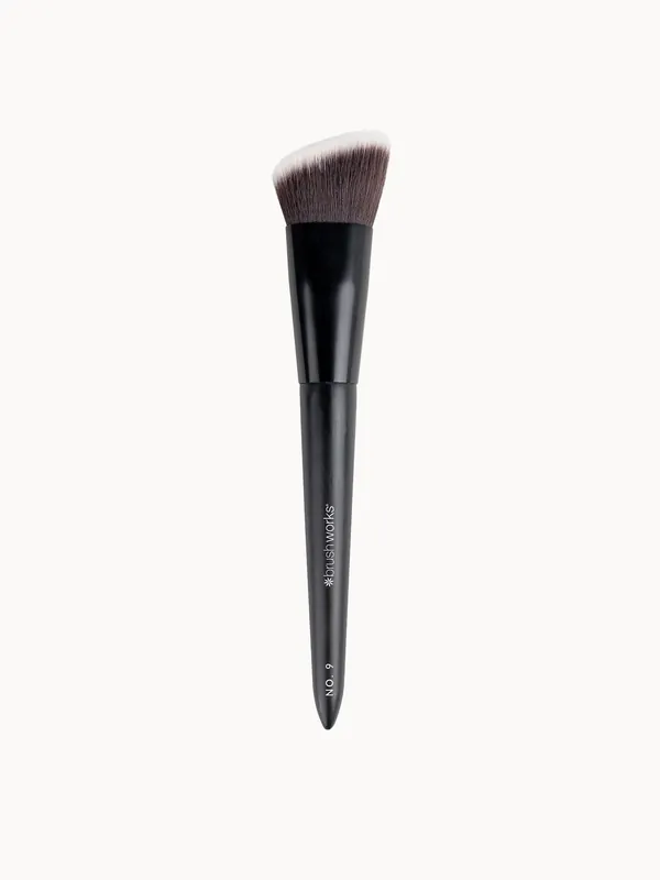 brushworks No. 9 Angled Flat Top Foundation Buffing Brush - NYX Professional Makeup