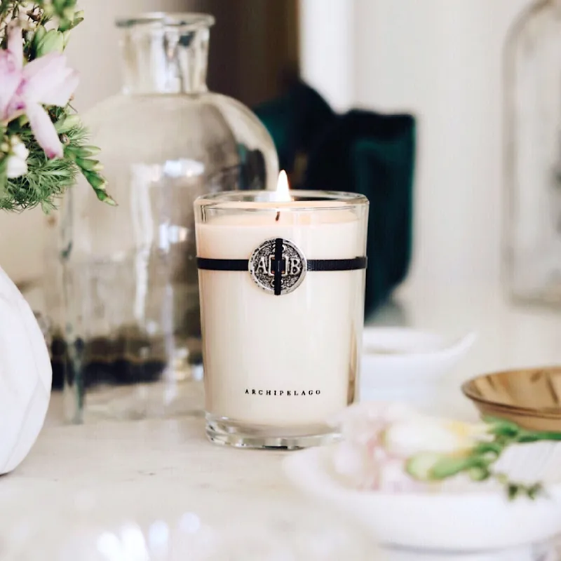 Archipelago Soy Wax Candle 5.25 oz / 165 g - Pomegranate Citrus