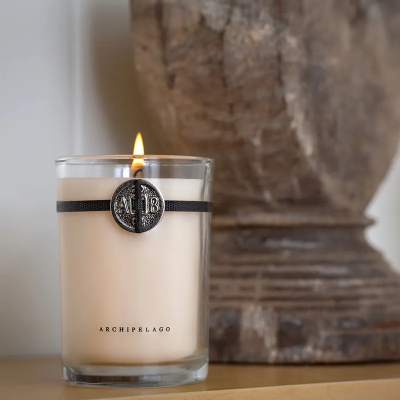 Archipelago Soy Wax Candle 5.25 oz / 165 g - Mango Tangerine