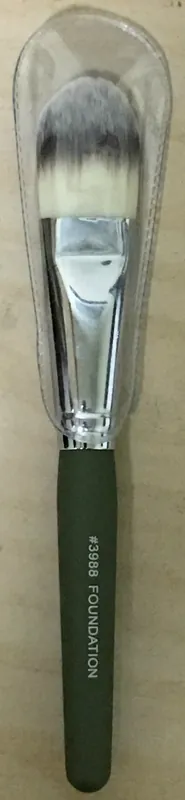 Lilique Foundation Brush